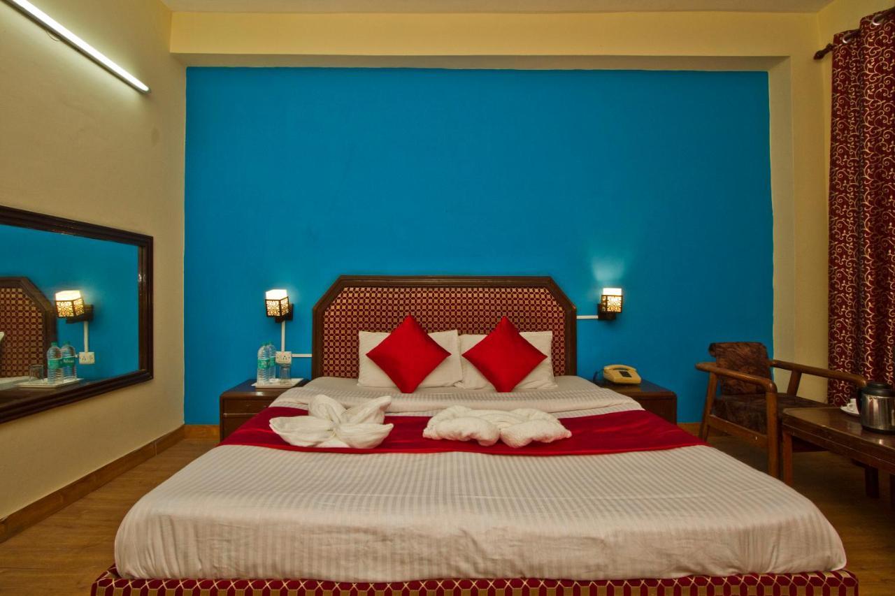 Hotel Sitara International Manāli Extérieur photo